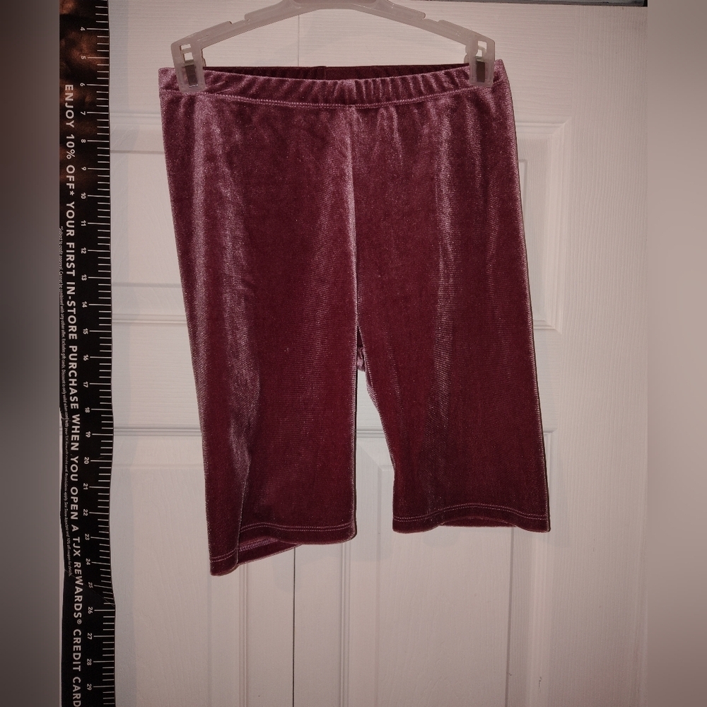 Neiman Marcus ladies velour or & Velvet Shorts in Rich Burgundy above the knee